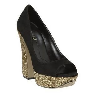 Boutique 9 Black & Gold Alesandra Pump Platform